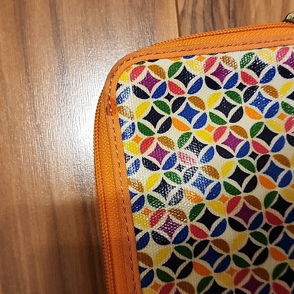 Fossil Vintage Geometric Clutch Wristlet - Picture 8 of 13